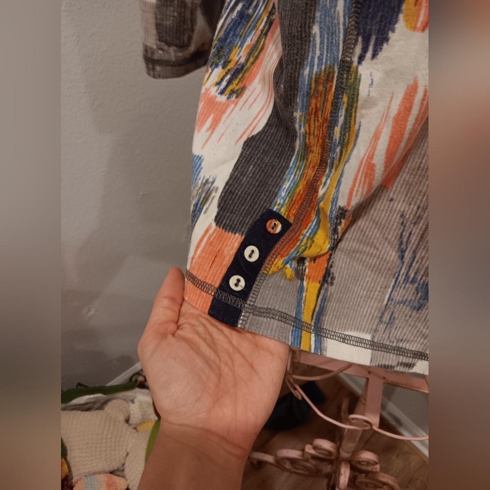 Colorful Abstract V-Neck Top - Picture 2 of 6